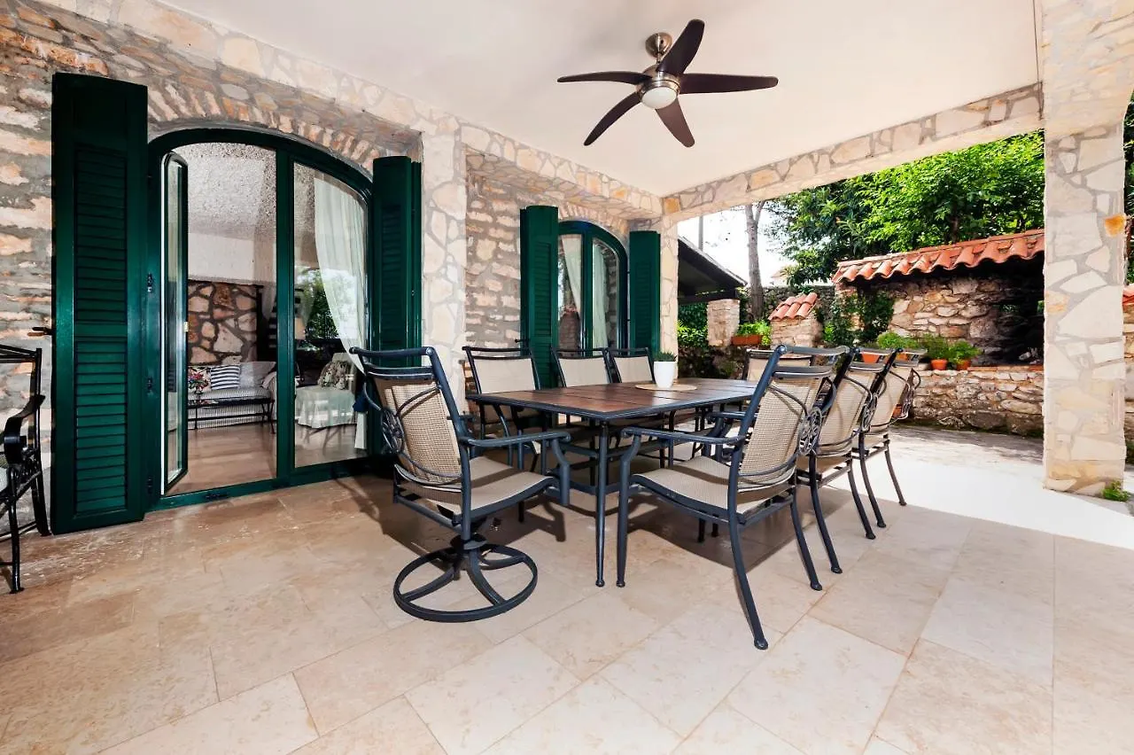 Vila Ra Rovinj 0*,  Croatia
